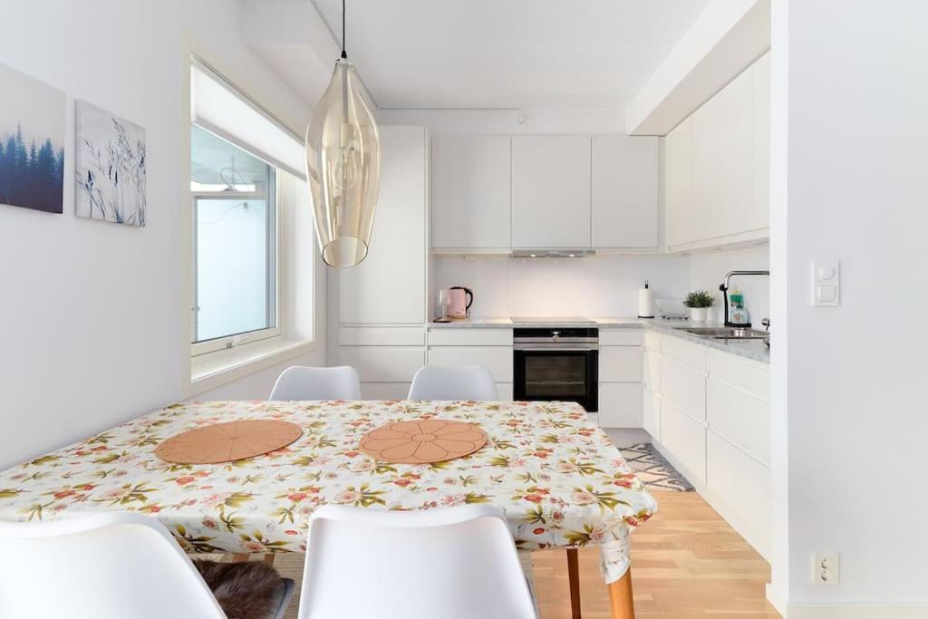Bergen'S Finest: Sleek Oasis With Two Bedroom Exterior foto