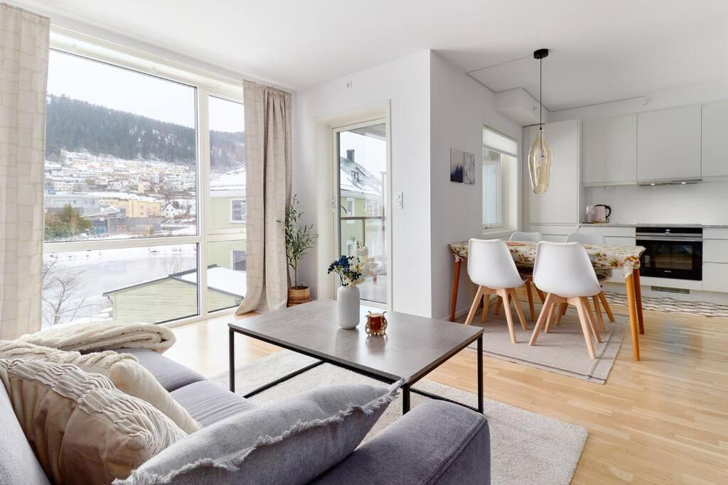 Bergen'S Finest: Sleek Oasis With Two Bedroom Exterior foto