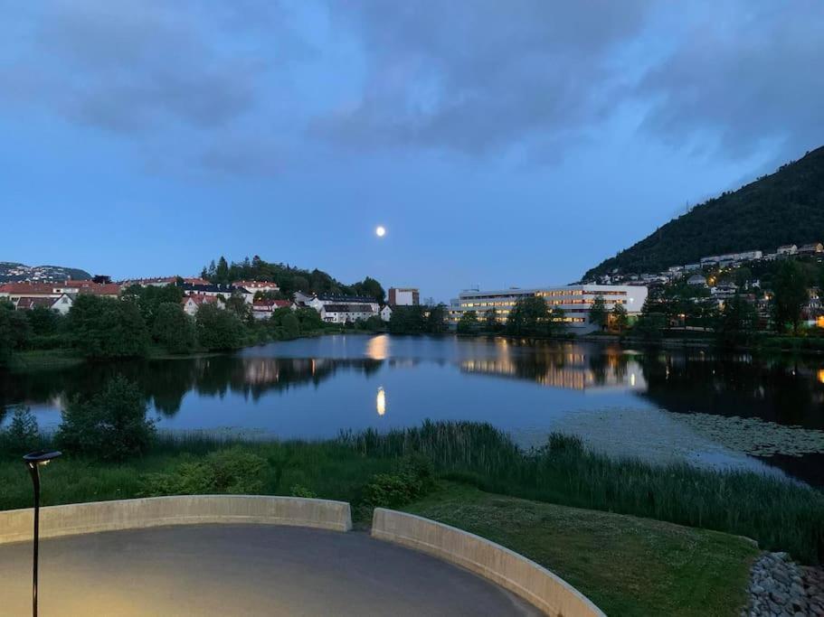 Bergen'S Finest: Sleek Oasis With Two Bedroom Exterior foto