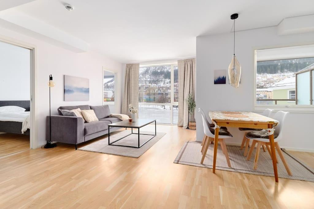 Bergen'S Finest: Sleek Oasis With Two Bedroom Exterior foto